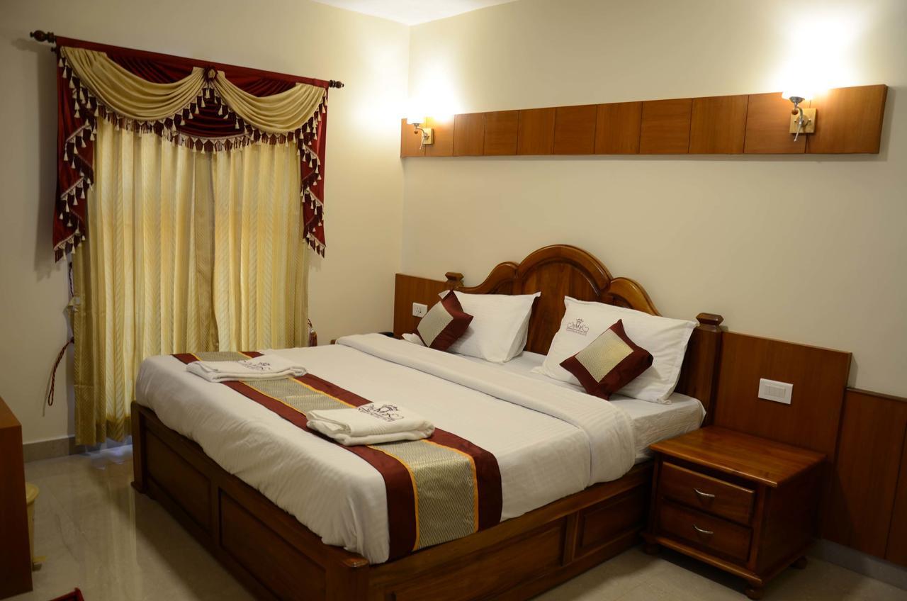 Hotel Vasantham Palace Ooty Exteriör bild