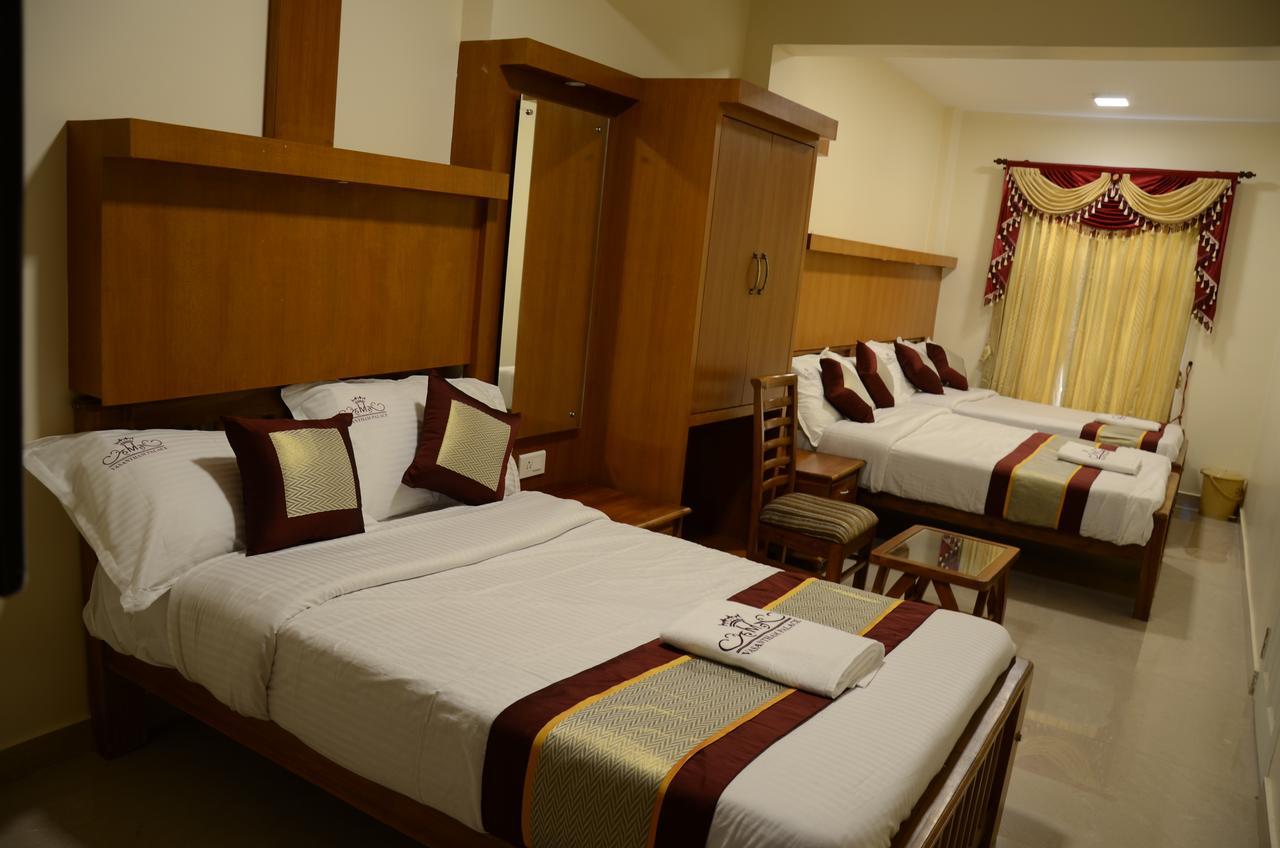 Hotel Vasantham Palace Ooty Exteriör bild