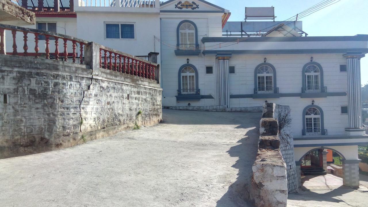 Hotel Vasantham Palace Ooty Exteriör bild